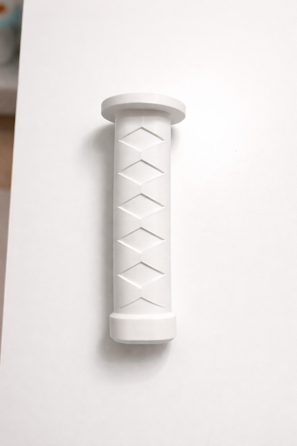 Anime Sword Handle Desk Prop Anime Sword Handle Desk Prop – 3D Printed Katana Grip Decor – Samurai Inspired Desk Accessory – Cosplay Display Piece
