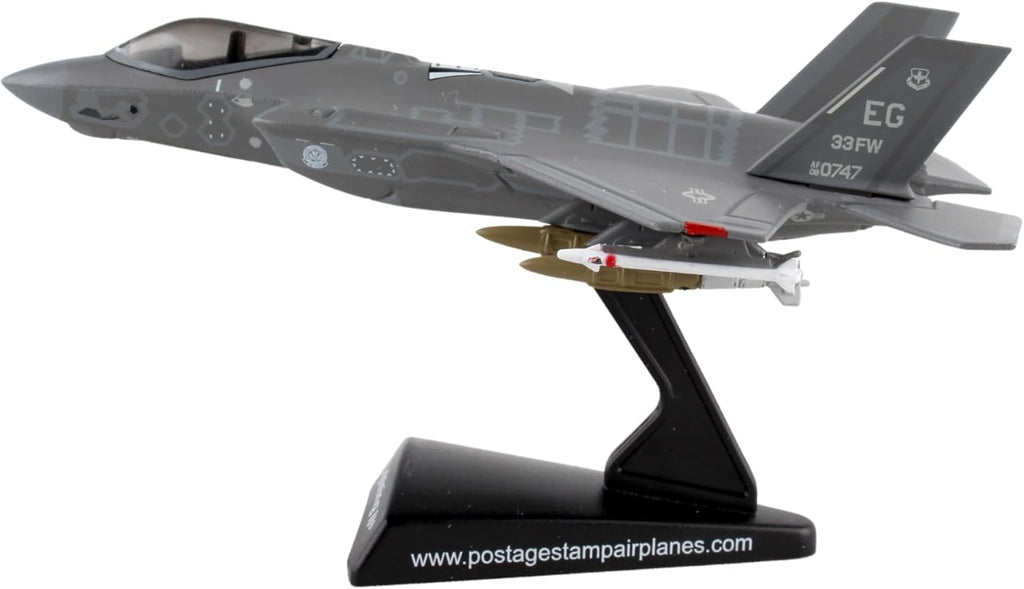 F-35 Lightning II Stealth Fighter Display Model – 1:144 Scale Inspired USAF Aircraft