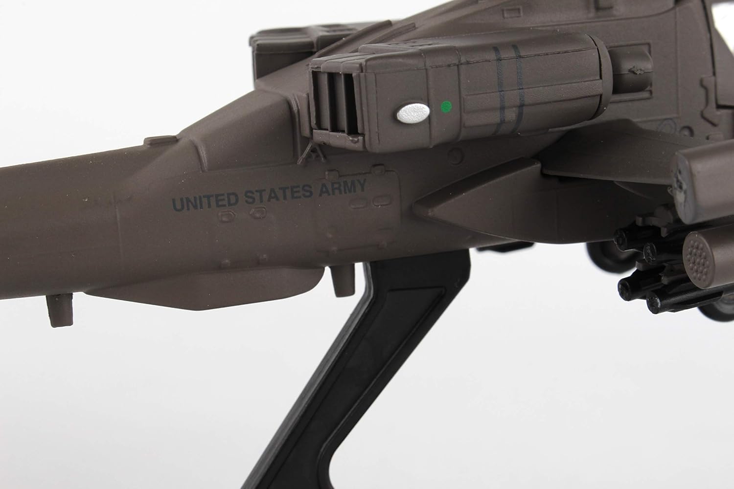 AH-64 Apache Longbow Helicopter Display Model – 1:100 Scale Inspired Military Aircraft