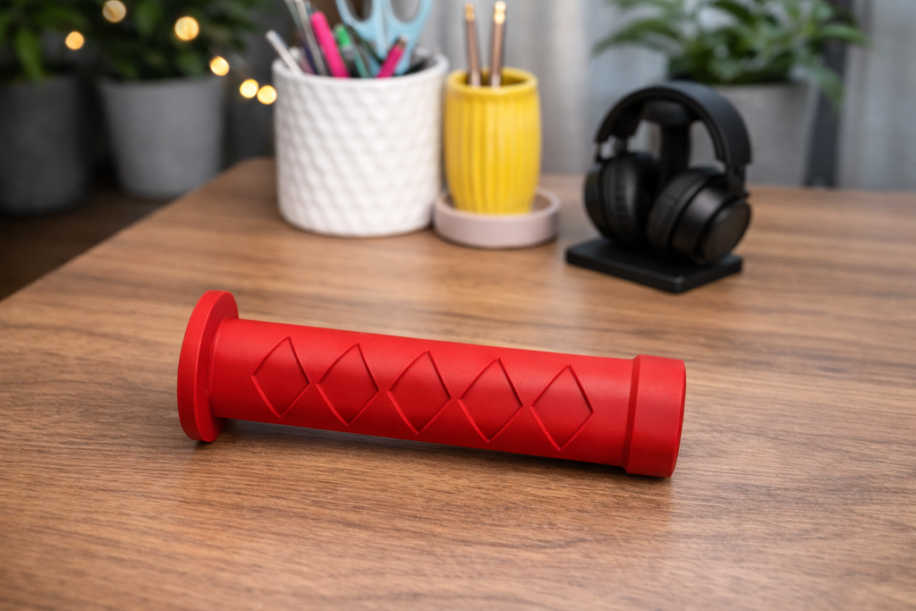 Anime Sword Handle Desk Prop Anime Sword Handle Desk Prop – 3D Printed Katana Grip Decor – Samurai Inspired Desk Accessory – Cosplay Display Piece