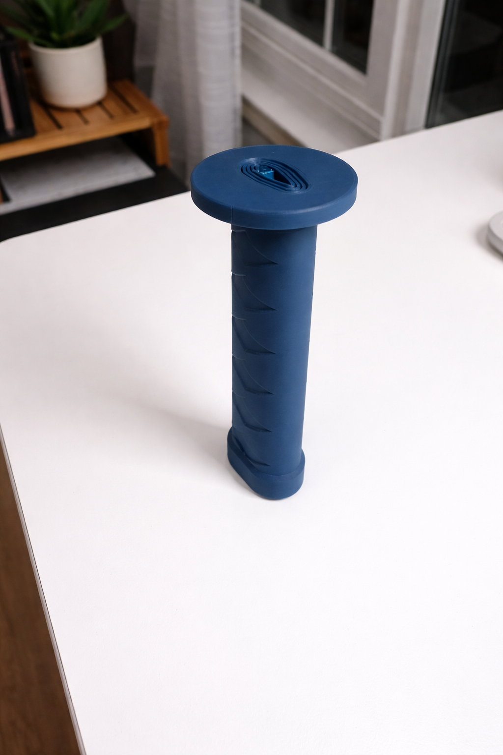 Anime Sword Handle Desk Prop Anime Sword Handle Desk Prop – 3D Printed Katana Grip Decor – Samurai Inspired Desk Accessory – Cosplay Display Piece