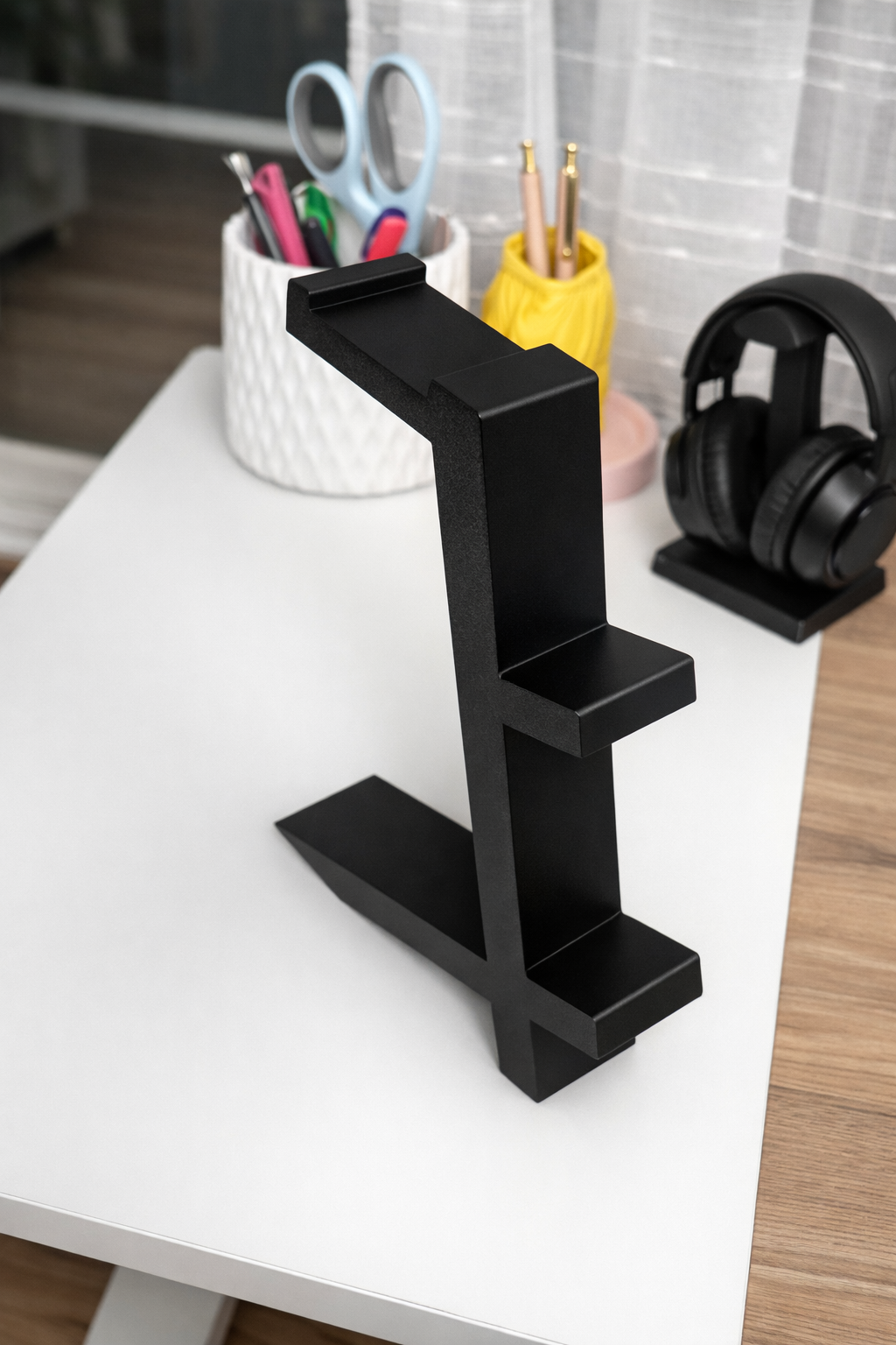 Dual PS5 Controller Stand – Minimalist Gaming Desk Organizer & Display Holder